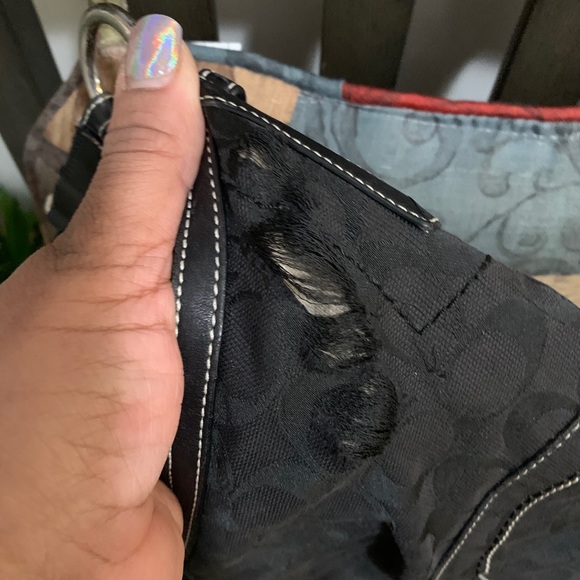 Coach Signature Small Hobo Bag - Picture 3 of 10